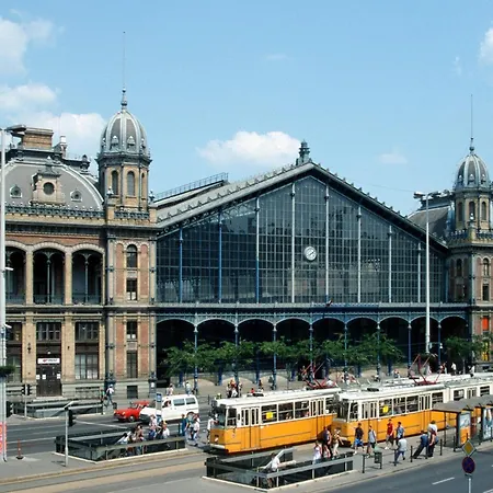 Little Americas Westend *