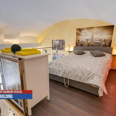 Little Americas Westend *